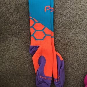 Pro compression socks fits shoe sizes 5-8